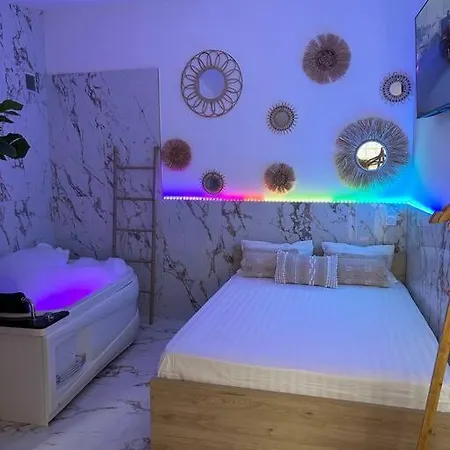 La Whiteroom Magnifique Avec Jacuzzi شقة