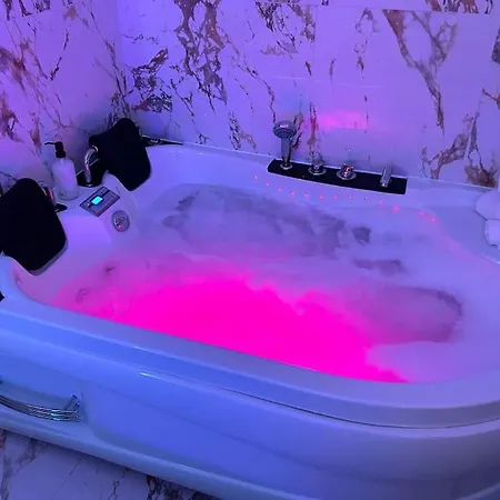 شقة La Whiteroom Magnifique Avec Jacuzzi *