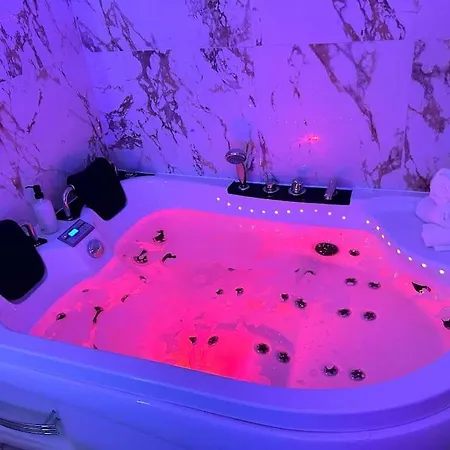 La Whiteroom Magnifique Avec Jacuzzi * بيربينيو