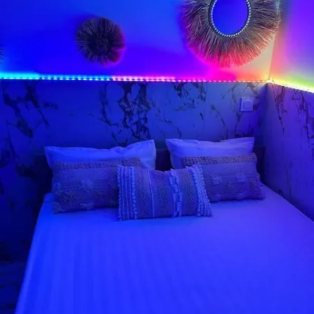 La Whiteroom Magnifique Avec Jacuzzi بيربينيو