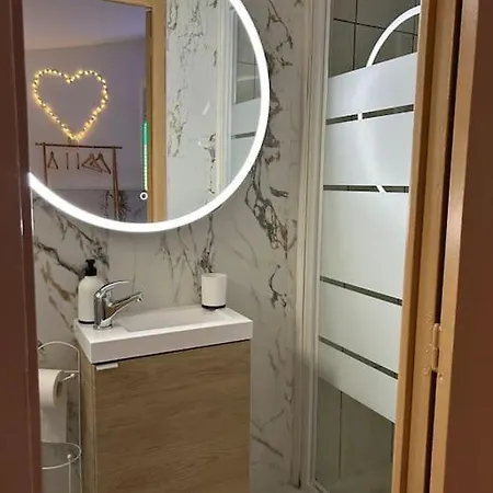La Whiteroom Magnifique Avec Jacuzzi بيربينيو