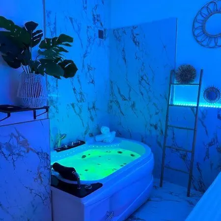 شقة La Whiteroom Magnifique Avec Jacuzzi *